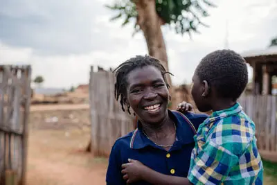 International-Justice-Mission_Gewalt gegen Frauen und Kinder eindaemmen und Rechtssysteme staerken_Uganda 50 Jahre DEICHMANN Stiftung - Helfen, entwickeln und Teilhabe ermöglichen